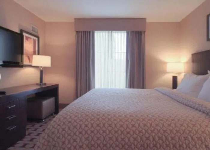 Hotel Embassy - Airport Columbus