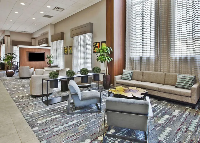 Hotel Embassy - Airport 4*