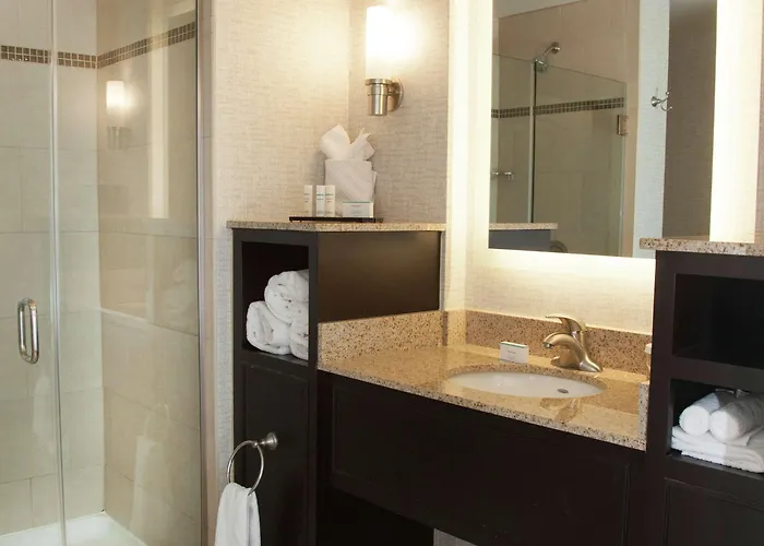Hotel Embassy - Airport Columbus