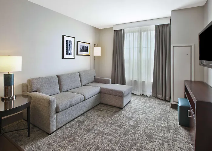 Hotel Embassy - Airport 4*