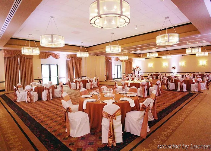 Hotel Embassy - Airport Columbus