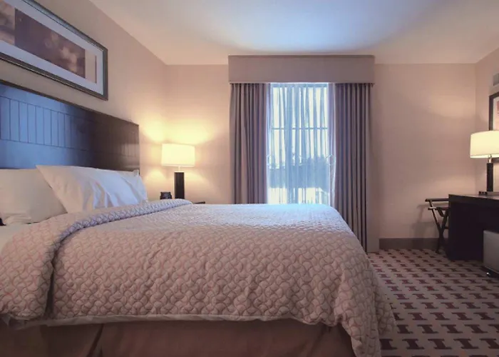 Hotel Embassy - Airport Columbus